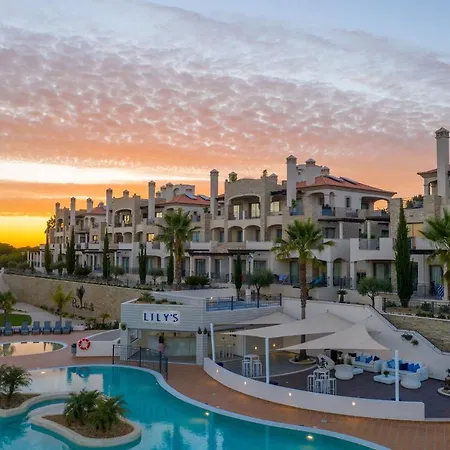 Pine Hills Luxury * Βιλαμούρα